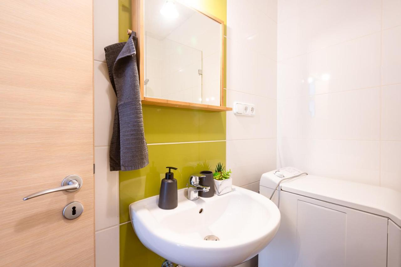 Colorful Apartment Next To Gozsdu And Synagogue บูดาเปสต์ ภายนอก รูปภาพ
